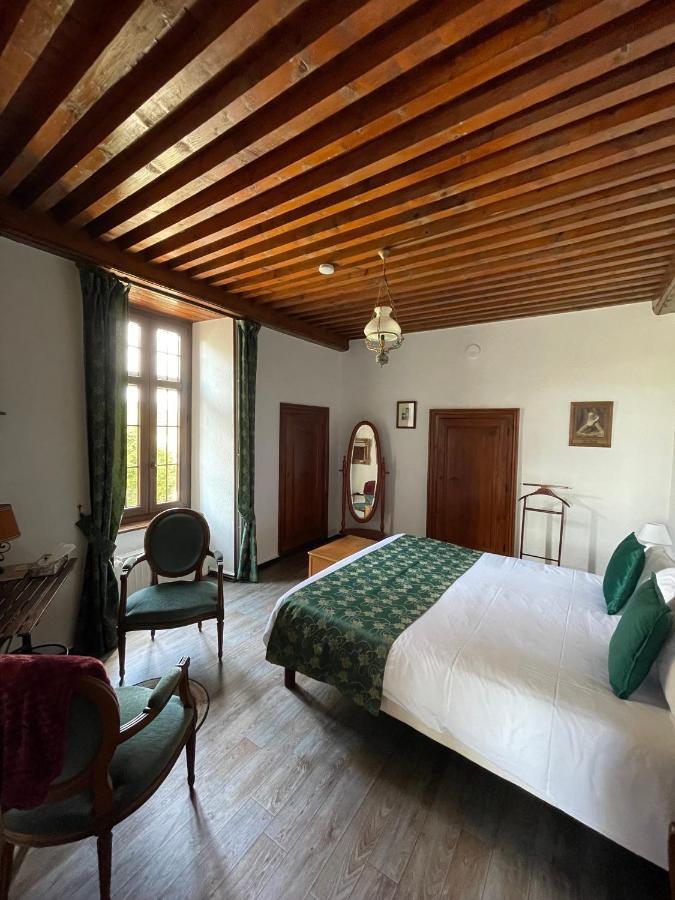 Manoir Du Grail Bed and breakfast Devesset